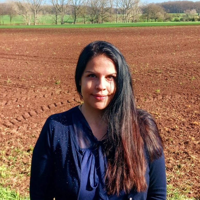 Nina Hamacher, Geschäftsführerin und Ihr Kontakt für die Erfüllung der Pflichten zur Erweiterten Herstellerverantwortung Nina Hamacher, Geschäftsführerin und Ihr Kontakt für die Erfüllung der Pflichten zur Erweiterten Herstellerverantwortung